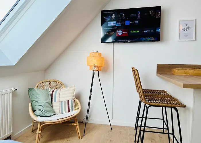 Cozy Apartment For 2 Near Mering Train Station