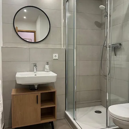 Cozy Apartment For 2 Near Mering Train Station Extérieur photo
