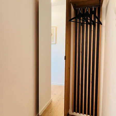 Cozy Apartment For 2 Near Mering Train Station Extérieur photo