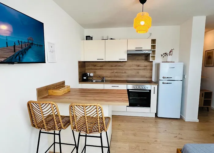 Cozy Apartment For 2 Near Mering Train Station