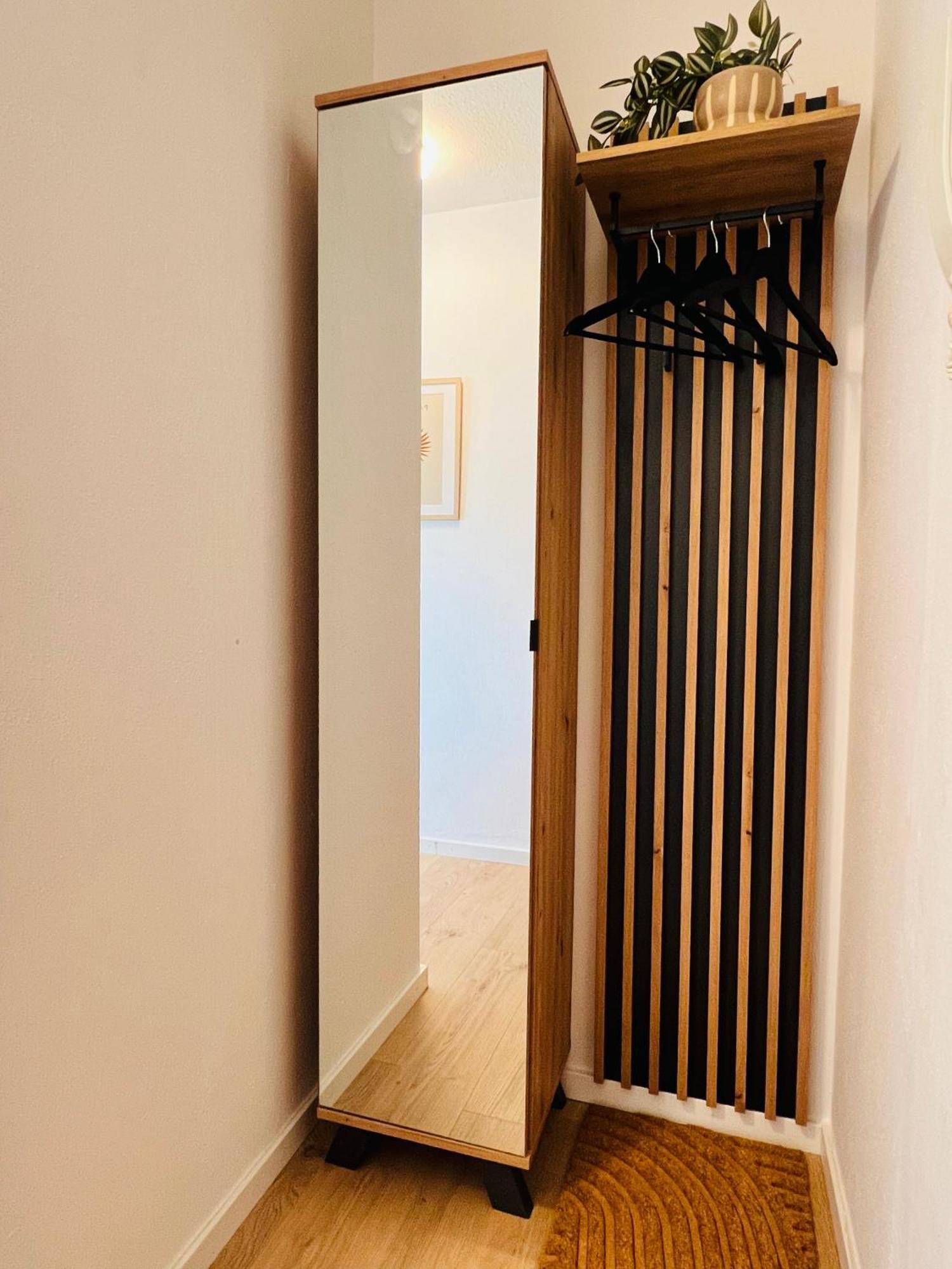 Cozy For 2 Near Train Station Mering
